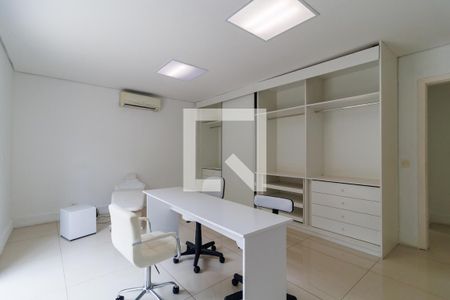 Casa à venda com 2000m², 4 quartos e 5 vagas Casa à venda com 2000m², 4 quartos e 5 vagasSuíte 4