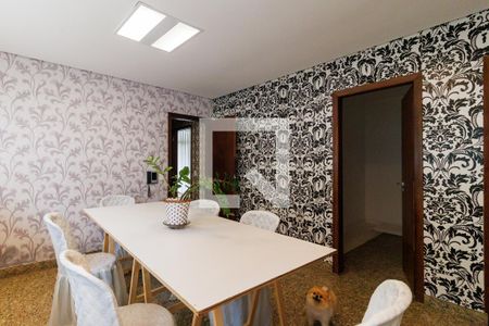 Casa à venda com 2000m², 4 quartos e 5 vagas Casa à venda com 2000m², 4 quartos e 5 vagasCopa