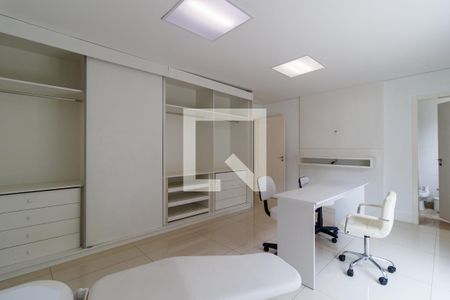 Casa à venda com 2000m², 4 quartos e 5 vagas Casa à venda com 2000m², 4 quartos e 5 vagasSuíte 4