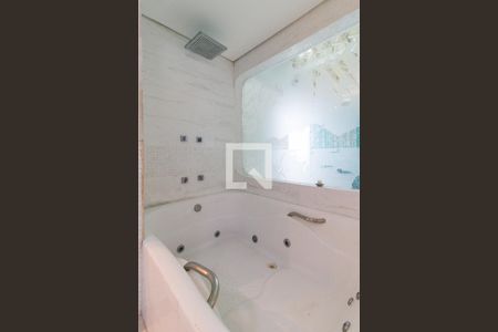 Casa à venda com 2000m², 4 quartos e 5 vagas Casa à venda com 2000m², 4 quartos e 5 vagasBanheiro da Suíte 1