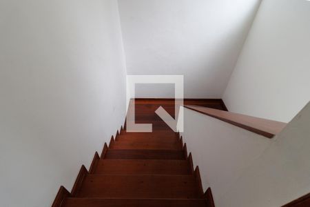 Casa à venda com 2000m², 4 quartos e 5 vagas Casa à venda com 2000m², 4 quartos e 5 vagasHall de entrada 1