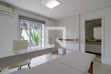 Casa à venda com 2000m², 4 quartos e 5 vagas Casa à venda com 2000m², 4 quartos e 5 vagasSuíte 2