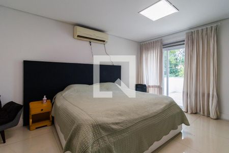 Casa à venda com 2000m², 4 quartos e 5 vagas Casa à venda com 2000m², 4 quartos e 5 vagasSuíte 1