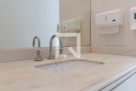 Casa à venda com 2000m², 4 quartos e 5 vagas Casa à venda com 2000m², 4 quartos e 5 vagasBanheiro da Suíte 3