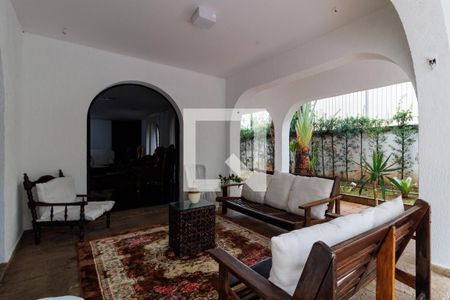 Casa à venda com 2000m², 4 quartos e 5 vagas Casa à venda com 2000m², 4 quartos e 5 vagasÁrea externa