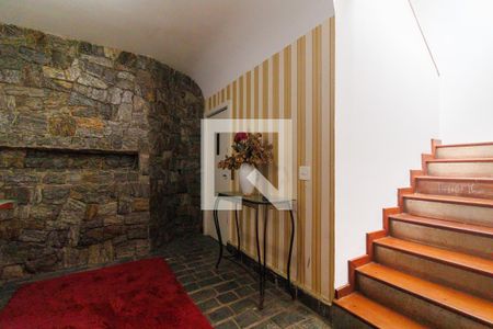 Casa à venda com 2000m², 4 quartos e 5 vagas Casa à venda com 2000m², 4 quartos e 5 vagasHall de entrada 2