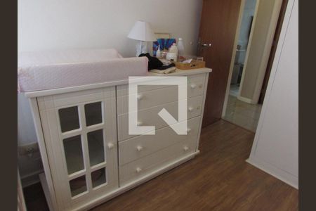 Apartamento à venda com 140m², 4 quartos e 3 vagasQuarto 2