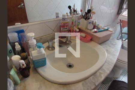 Apartamento à venda com 140m², 4 quartos e 3 vagasBanheiro 1