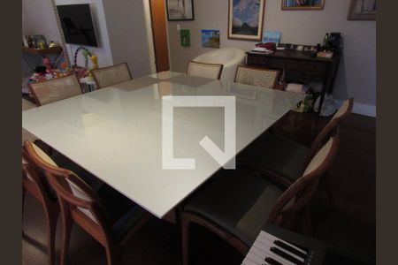 Apartamento à venda com 140m², 4 quartos e 3 vagasSala