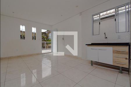 Sala e cozinha de casa para alugar com 2 quartos, 60m² em Alves Dias, São Bernardo do Campo