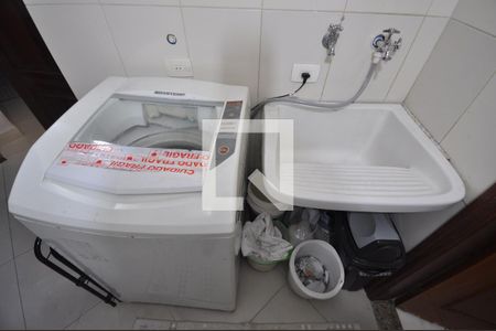 Área de Serviço de casa para alugar com 3 quartos, 300m² em Vila Irmaos Arnoni, São Paulo