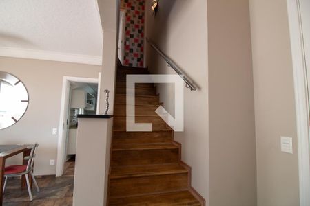 Apartamento à venda com 96m², 2 quartos e 2 vagasEscada