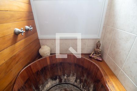 Apartamento à venda com 96m², 2 quartos e 2 vagasBanheiro da Suíte 1