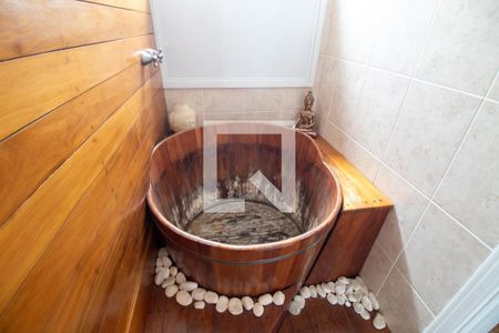 Apartamento à venda com 96m², 2 quartos e 2 vagasBanheiro da Suíte 1