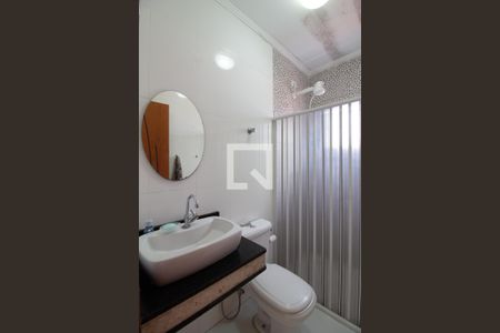 Casa à venda com 132m², 3 quartos e 3 vagasBanheiro da Suíte 2