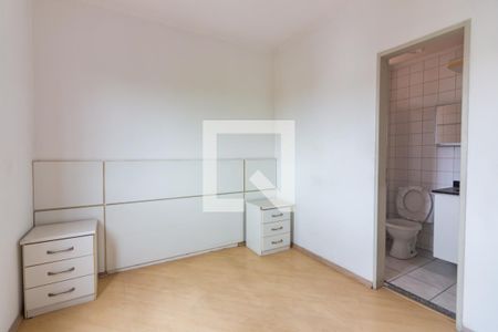 Suíte  de apartamento à venda com 3 quartos, 71m² em Piratininga, Osasco