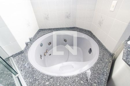 Apartamento à venda com 170m², 4 quartos e 3 vagasBanheira