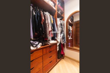 Apartamento à venda com 170m², 4 quartos e 3 vagasCloset