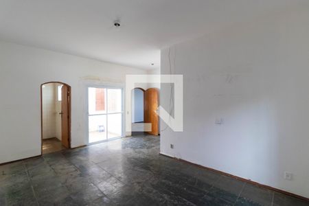 Casa à venda com 120m², 5 quartos e 3 vagas Casa à venda com 120m², 5 quartos e 3 vagasSuíte