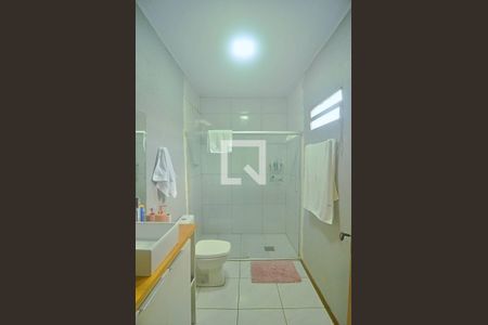 Casa à venda com 132m², 3 quartos e 5 vagas Casa à venda com 132m², 3 quartos e 5 vagasBanheiro Social