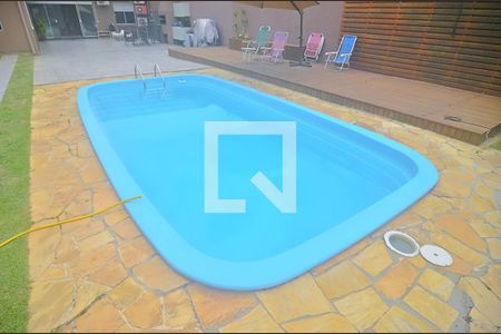 Casa à venda com 132m², 3 quartos e 5 vagas Casa à venda com 132m², 3 quartos e 5 vagasPiscina