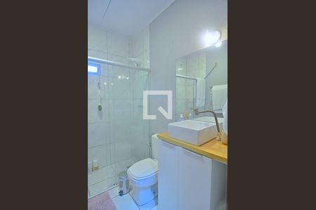 Casa à venda com 132m², 3 quartos e 5 vagas Casa à venda com 132m², 3 quartos e 5 vagasBanheiro da Suíte 1