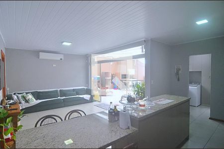 Casa à venda com 132m², 3 quartos e 5 vagas Casa à venda com 132m², 3 quartos e 5 vagasCozinha