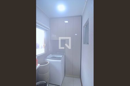 Casa à venda com 132m², 3 quartos e 5 vagas Casa à venda com 132m², 3 quartos e 5 vagasÁrea de Serviço