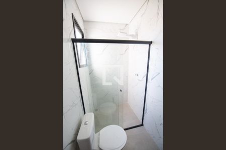 Banheiro  de kitnet/studio para alugar com 1 quarto, 32m² em Centro, Taubaté