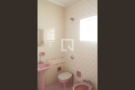 Casa à venda com 150m², 3 quartos e 2 vagasBanheiro 1