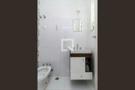 Casa à venda com 144m², 3 quartos e 3 vagas Casa à venda com 144m², 3 quartos e 3 vagasSuíte- Banheiro