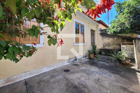 Casa para alugar com 160m², 4 quartos e 1 vaga Casa para alugar com 160m², 4 quartos e 1 vagaFachada