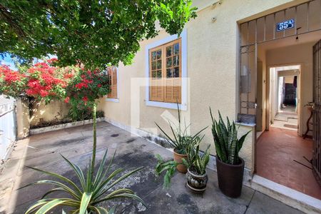 Casa para alugar com 160m², 4 quartos e 1 vaga Casa para alugar com 160m², 4 quartos e 1 vagaFachada