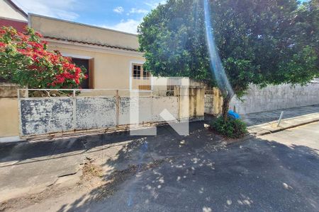 Casa para alugar com 160m², 4 quartos e 1 vaga Casa para alugar com 160m², 4 quartos e 1 vagaFachada