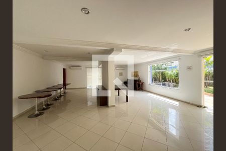 Apartamento para alugar com 144m², 3 quartos e 3 vagas Apartamento para alugar com 144m², 3 quartos e 3 vagasÁrea comum - Salão de festas