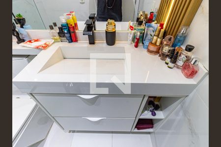 Apartamento à venda com 67m², 2 quartos e 1 vaga Apartamento à venda com 67m², 2 quartos e 1 vagaBanheiro da Suíte