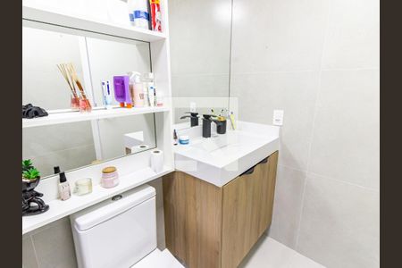 Apartamento à venda com 67m², 2 quartos e 1 vaga Apartamento à venda com 67m², 2 quartos e 1 vagaBanheiro