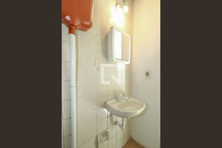 Banheiro de apartamento à venda com 1 quarto, 42m² em Morro Santana, Porto Alegre