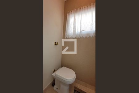 Casa de condomínio à venda com 250m², 4 quartos e 4 vagas Casa de condomínio à venda com 250m², 4 quartos e 4 vagasLavabo