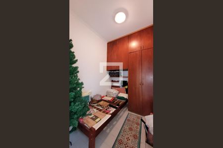 Casa de condomínio à venda com 250m², 4 quartos e 4 vagas Casa de condomínio à venda com 250m², 4 quartos e 4 vagasQuarto de Serviço