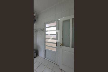 Casa de condomínio à venda com 250m², 4 quartos e 4 vagas Casa de condomínio à venda com 250m², 4 quartos e 4 vagasÁrea de Serviço