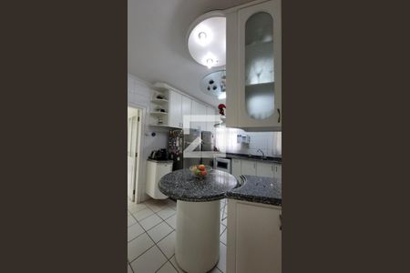 Casa de condomínio à venda com 250m², 4 quartos e 4 vagas Casa de condomínio à venda com 250m², 4 quartos e 4 vagasCozinha