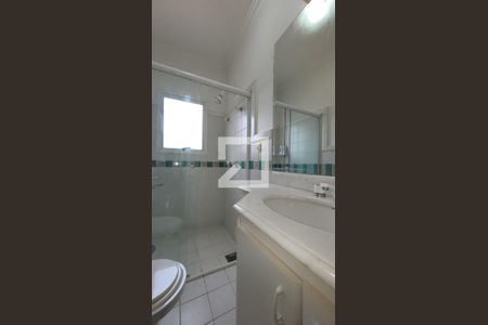 Casa de condomínio à venda com 250m², 4 quartos e 4 vagas Casa de condomínio à venda com 250m², 4 quartos e 4 vagasBanheiro