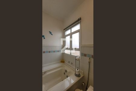 Casa de condomínio à venda com 250m², 4 quartos e 4 vagas Casa de condomínio à venda com 250m², 4 quartos e 4 vagasBanheiro da Suíte 1