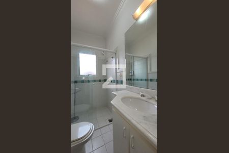 Casa de condomínio à venda com 250m², 4 quartos e 4 vagas Casa de condomínio à venda com 250m², 4 quartos e 4 vagasBanheiro