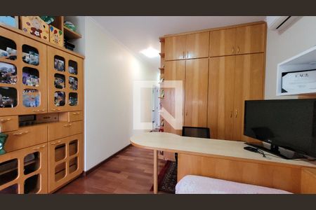 Casa de condomínio à venda com 250m², 4 quartos e 4 vagas Casa de condomínio à venda com 250m², 4 quartos e 4 vagasSuíte 1