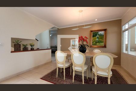 Sala de casa de condomínio à venda com 4 quartos, 242m² em Bairro das Palmeiras, Campinas