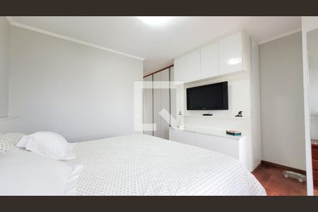 Casa de condomínio à venda com 250m², 4 quartos e 4 vagas Casa de condomínio à venda com 250m², 4 quartos e 4 vagasSuíte master