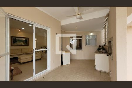 Casa de condomínio à venda com 250m², 4 quartos e 4 vagas Casa de condomínio à venda com 250m², 4 quartos e 4 vagasÁrea gourmet