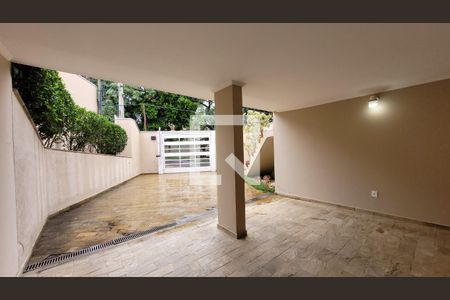 Casa de condomínio à venda com 250m², 4 quartos e 4 vagas Casa de condomínio à venda com 250m², 4 quartos e 4 vagasGaragem